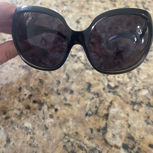 FENDI authentic large eye black sunglasses - logo on arms